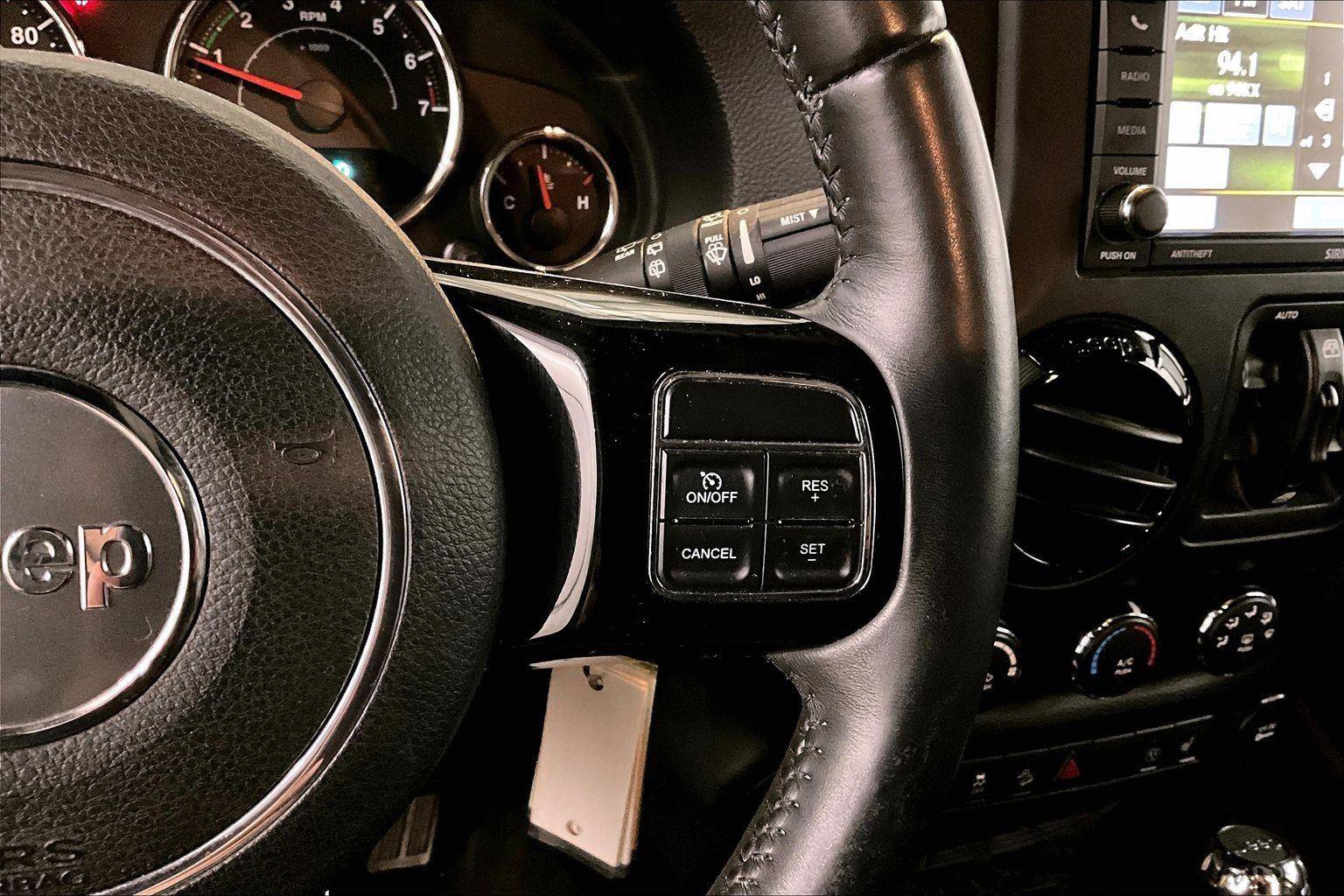 Used 2015 Jeep Wrangler Unlimited Sahara image 18