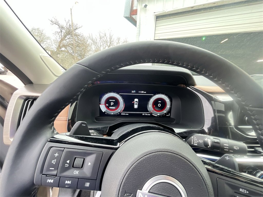 Used 2024 Nissan Pathfinder Platinum w/ Cargo Package image 15