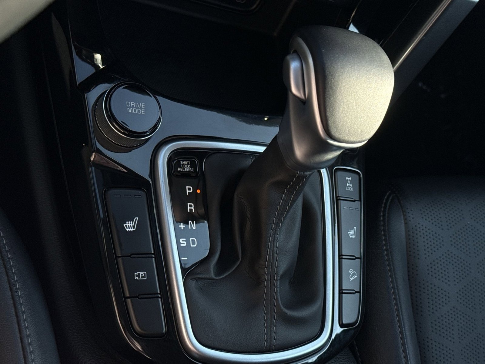 Used 2024 Kia Seltos EX image 22