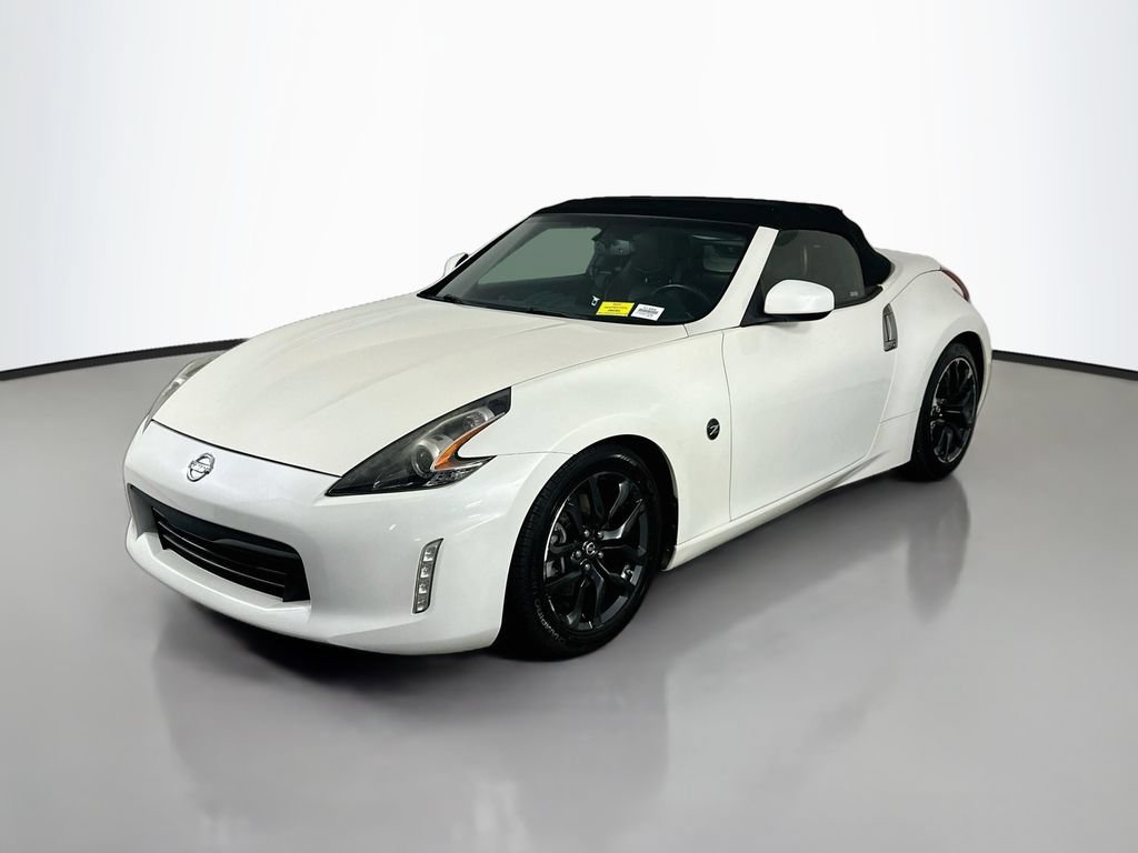 Used 2019 Nissan 370Z Touring RWD video 3