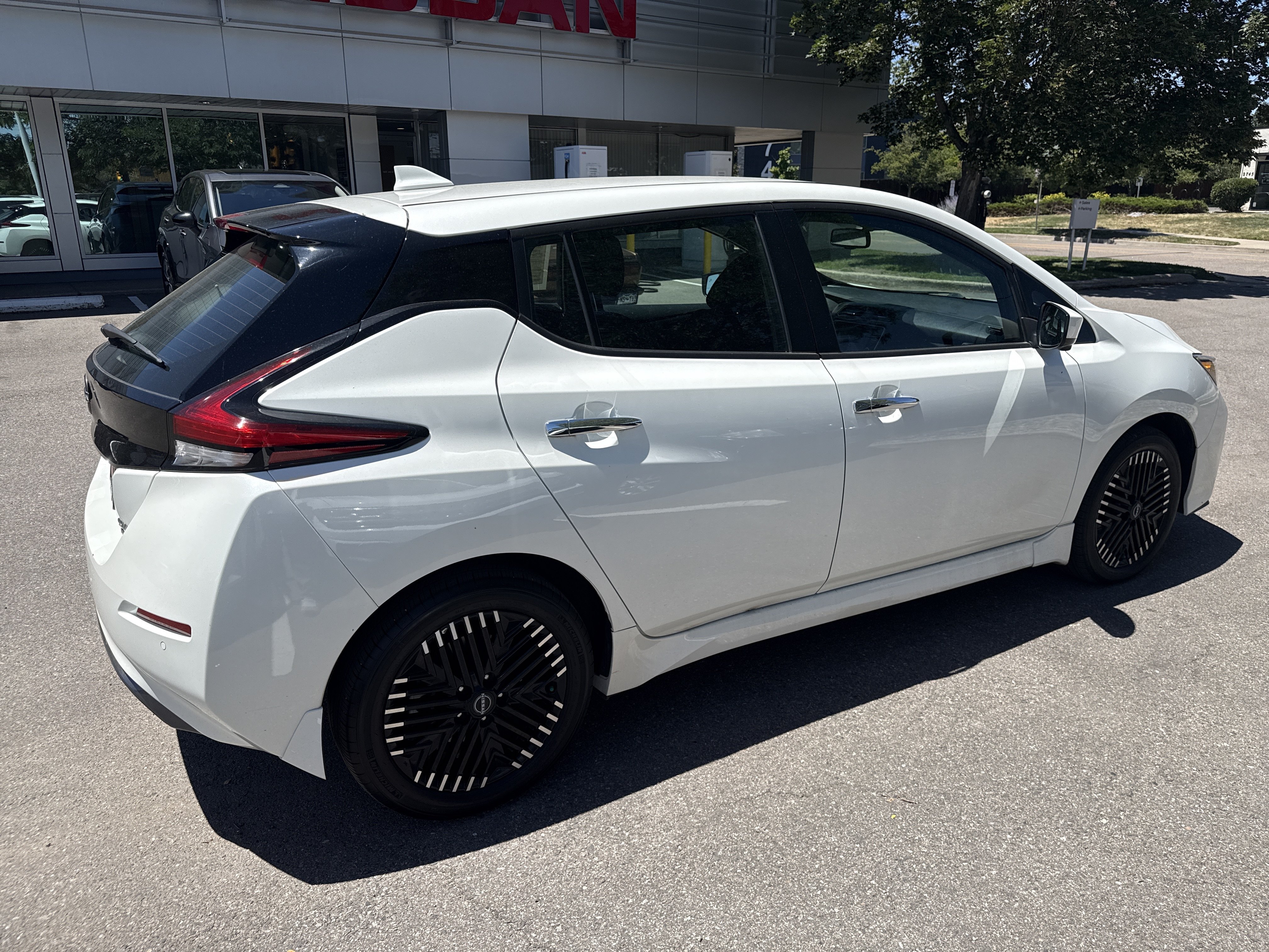 Certified 2024 Nissan Leaf SV Plus FWD image 9
