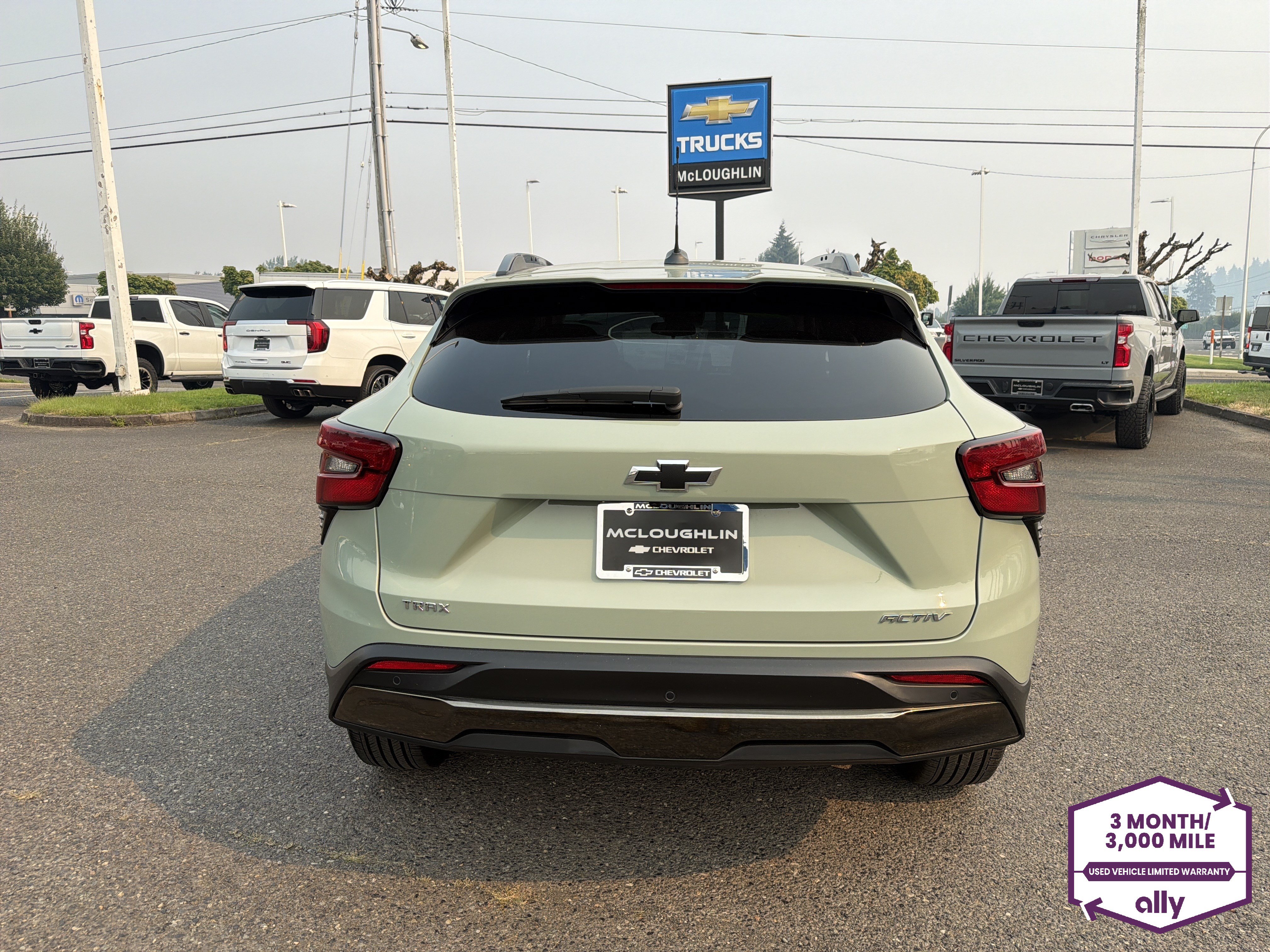 Used 2025 Chevrolet Trax ACTIV w/ Sunroof Package FWD image 4