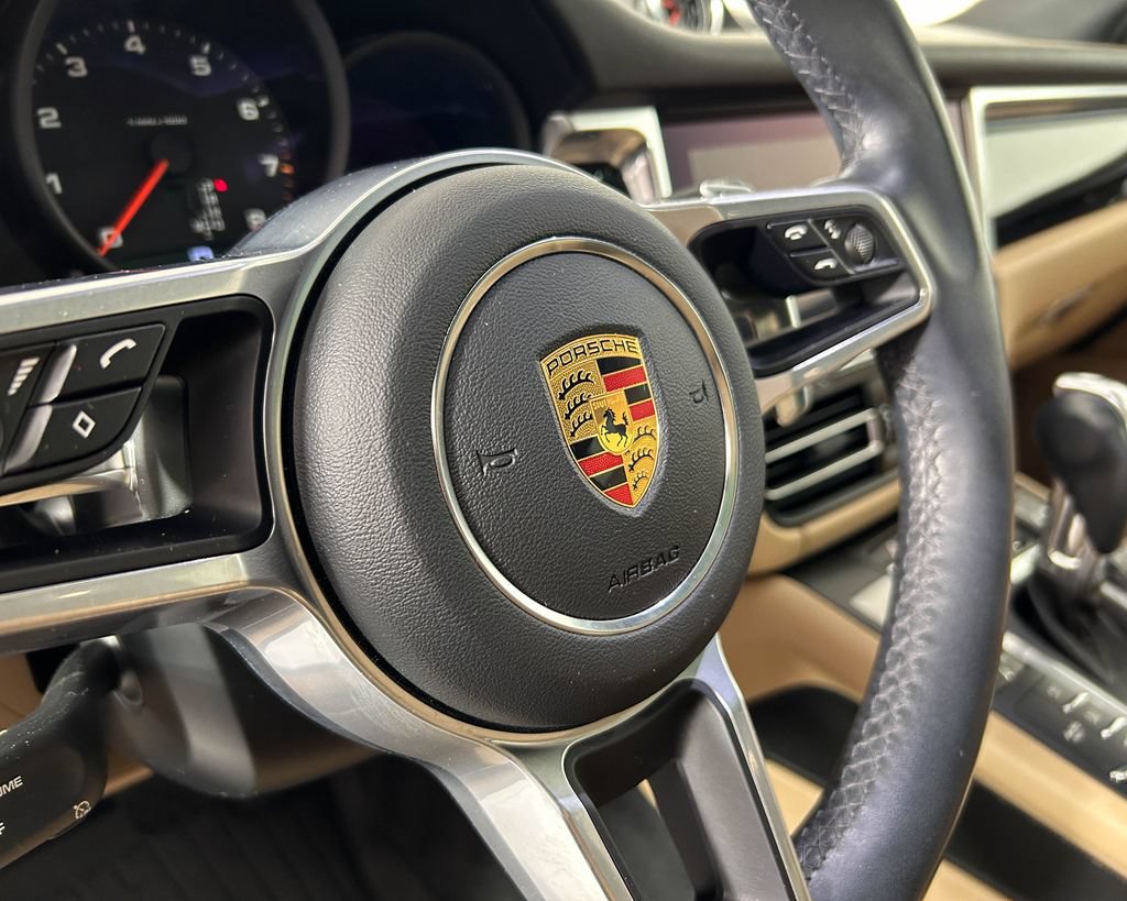 Certified 2020 Porsche Macan AWD/4WD image 18