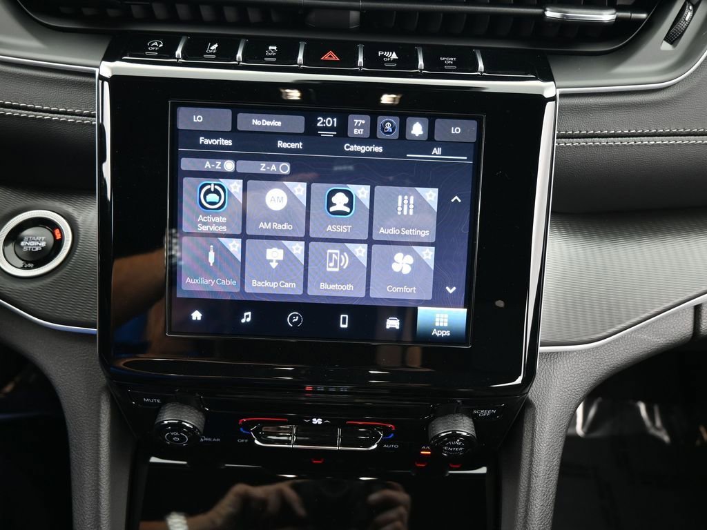 Used 2025 Jeep Grand Cherokee Laredo image 21