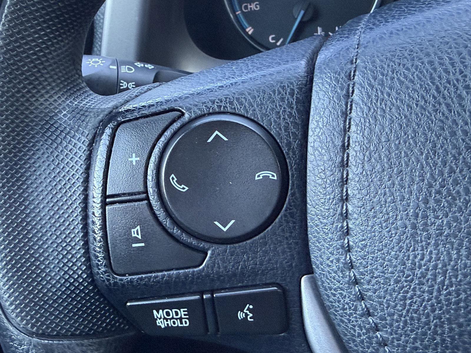 Used 2018 Toyota RAV4 LE image 22