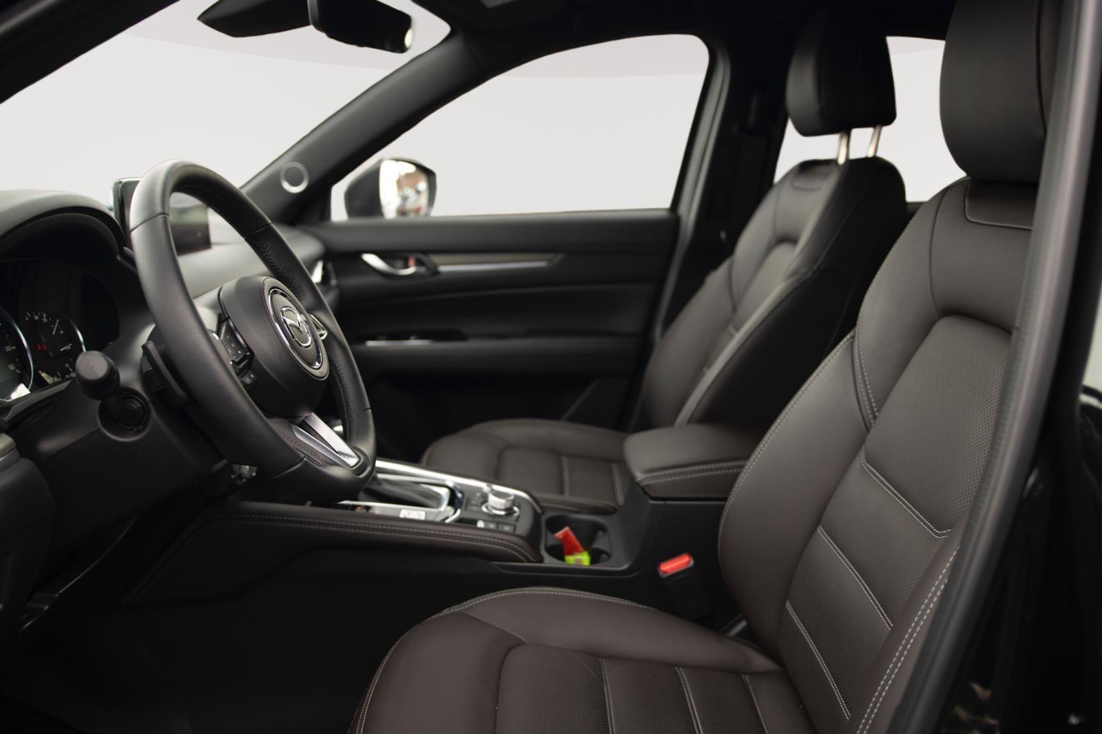 Used 2025 MAZDA CX-5 Signature image 2