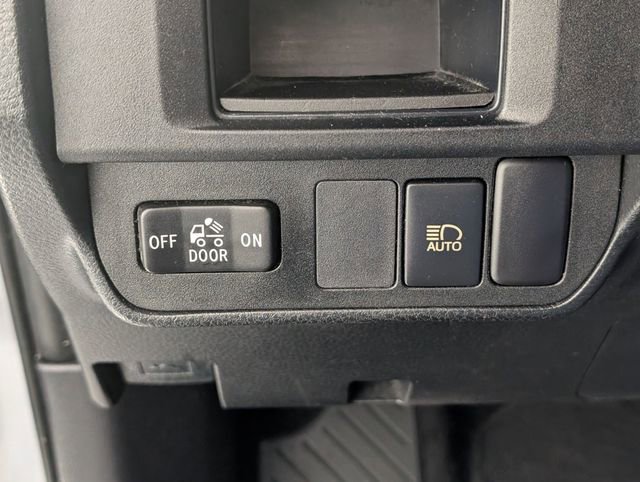 Used 2018 Toyota Tacoma SR5 image 13