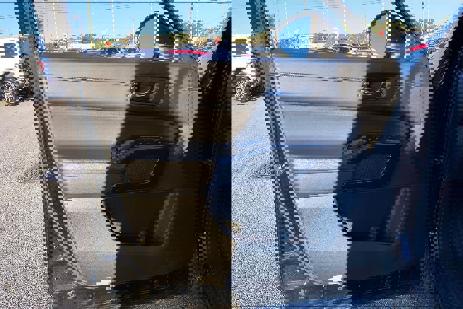 Used 2022 Nissan Pathfinder SV w/ SV Premium Package image 21