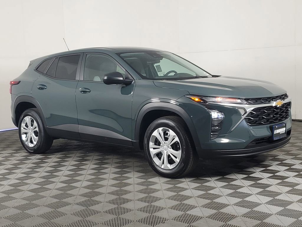 New 2026 Chevrolet Trax LS FWD image 2