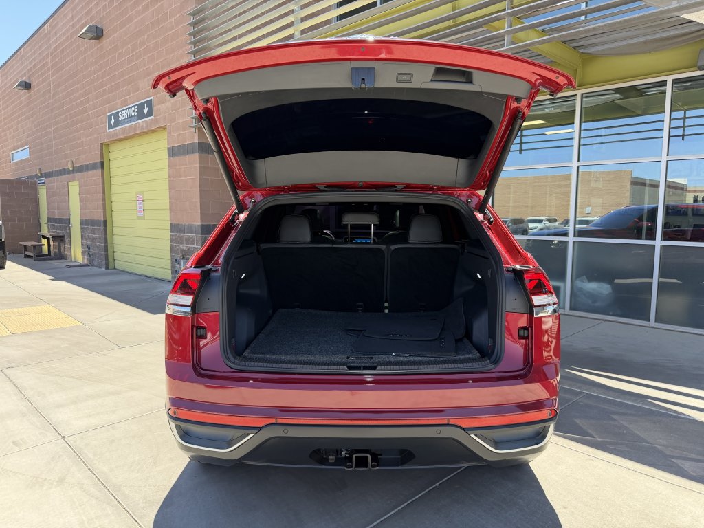 Used 2024 Volkswagen Atlas Cross Sport SE w/ Panoramic Sunroof Package FWD image 40