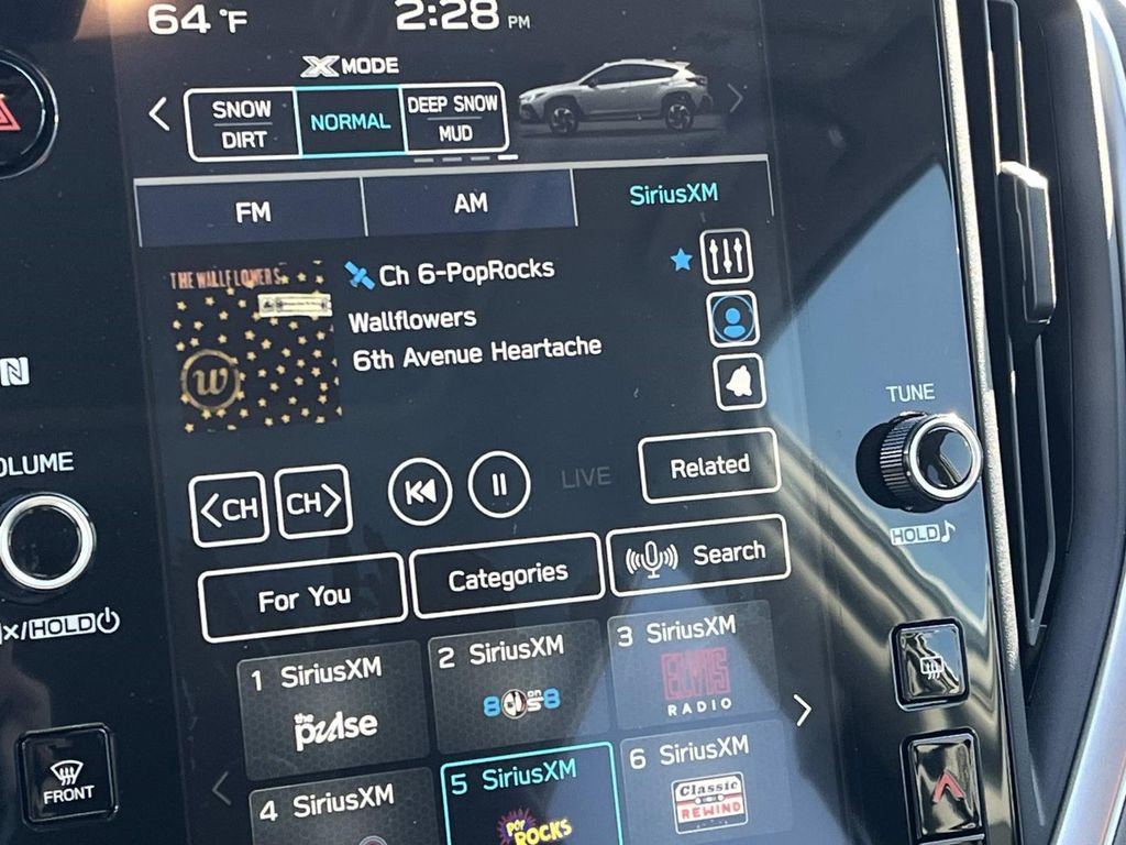 Used 2025 Subaru Crosstrek 2.0i Premium image 30