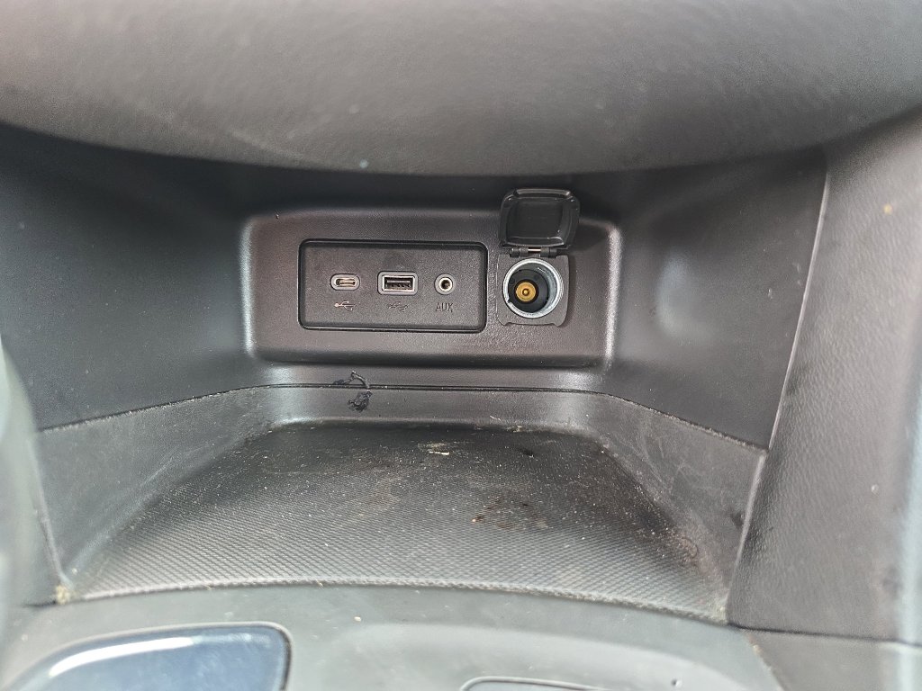 Used 2023 Chevrolet Equinox RS w/ LPO, Floor Liner Package FWD image 24