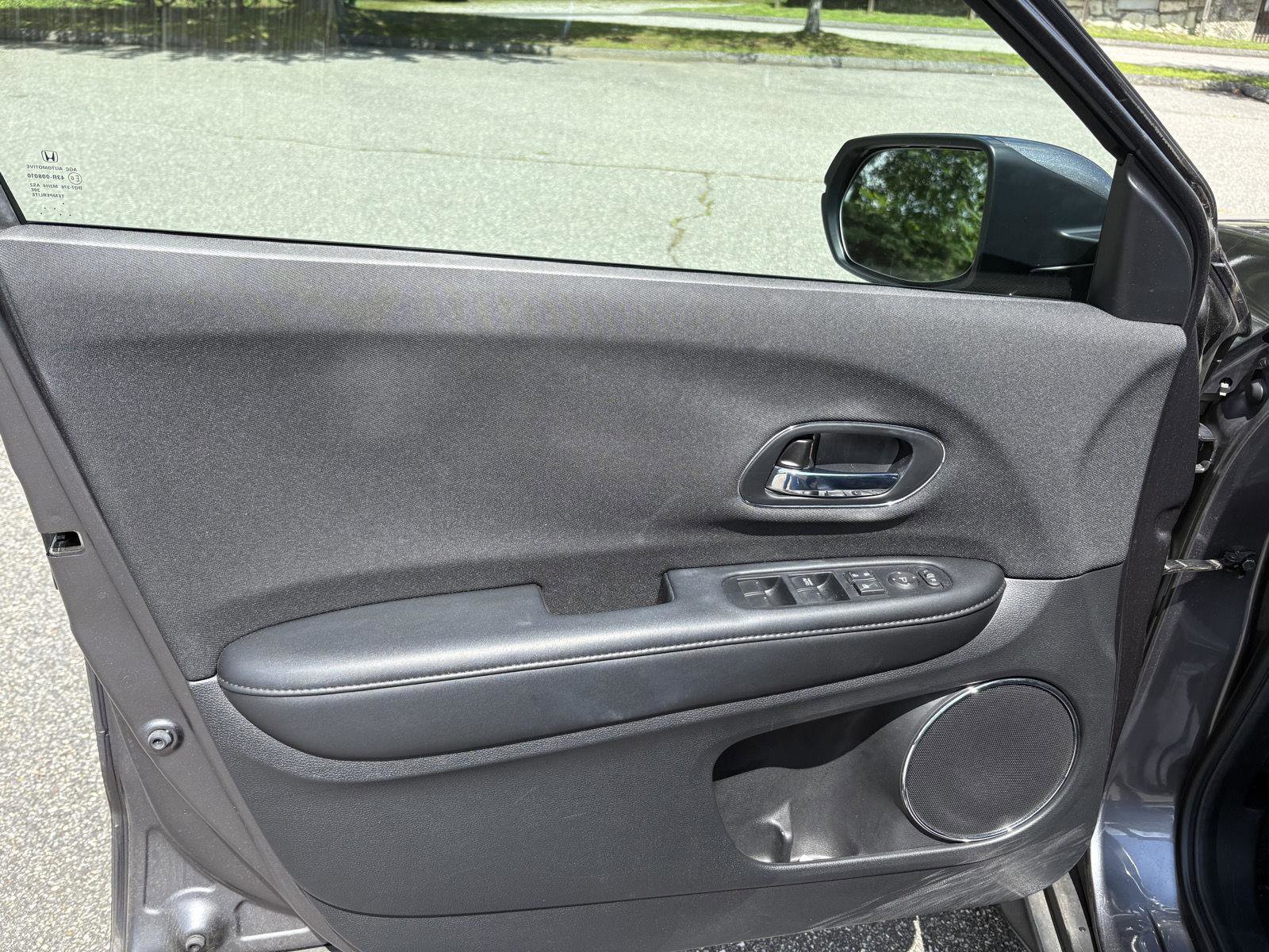 Used 2022 Honda HR-V EX image 10