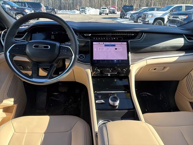 Used 2025 Jeep Grand Cherokee L Limited image 25