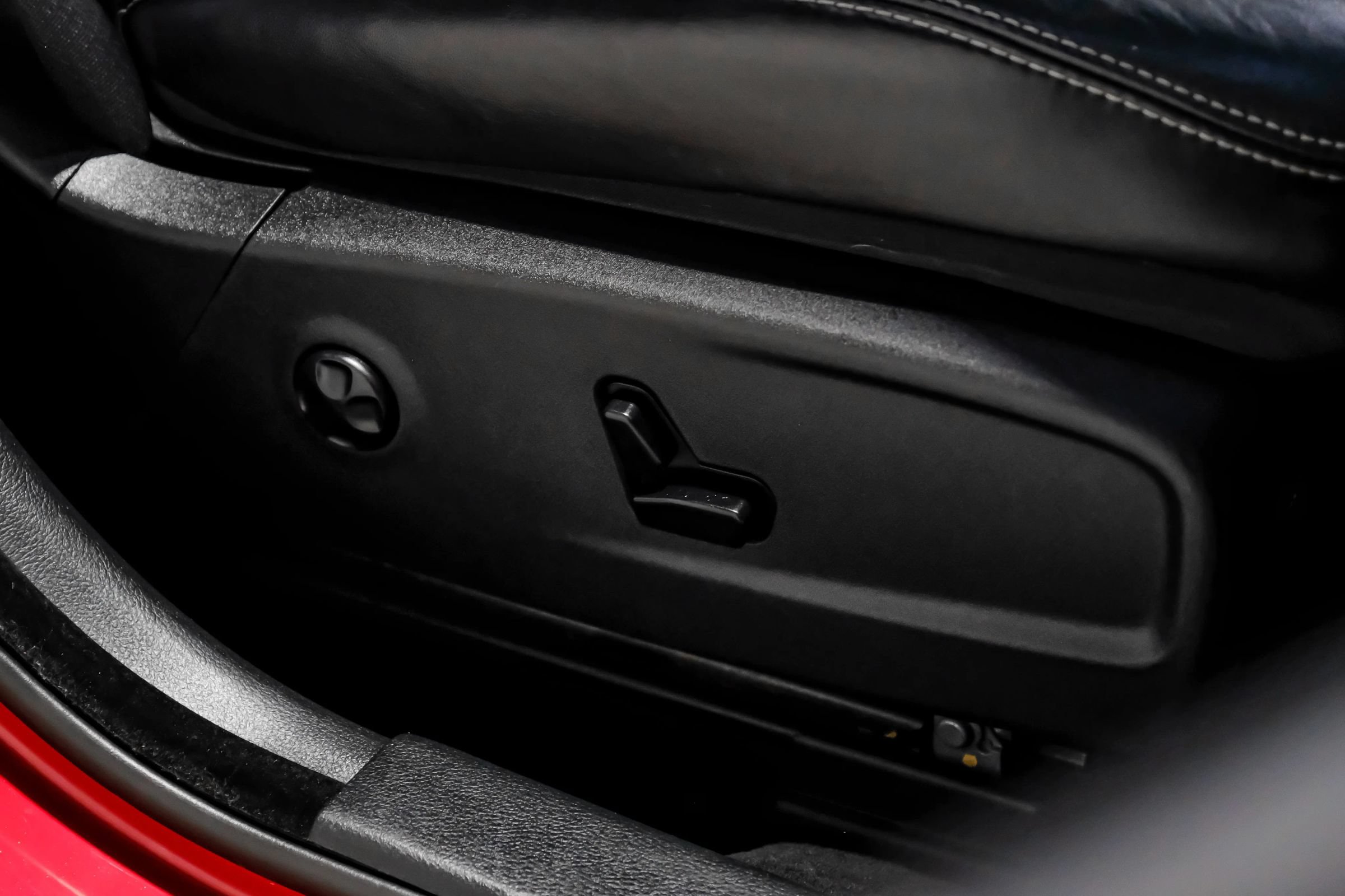 Used 2015 Chrysler 300 S RWD image 44