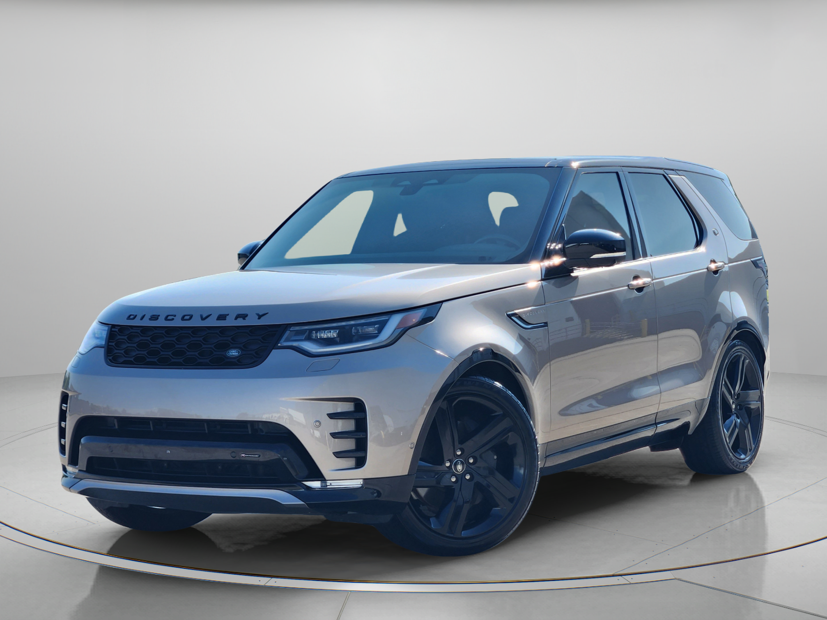 Used 2023 Land Rover Discovery HSE R-Dynamic AWD/4WD image 1