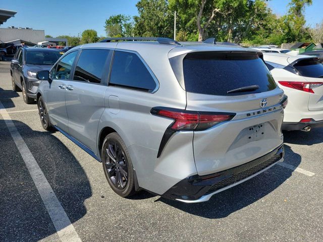 Used 2024 Toyota Sienna XSE FWD image 6