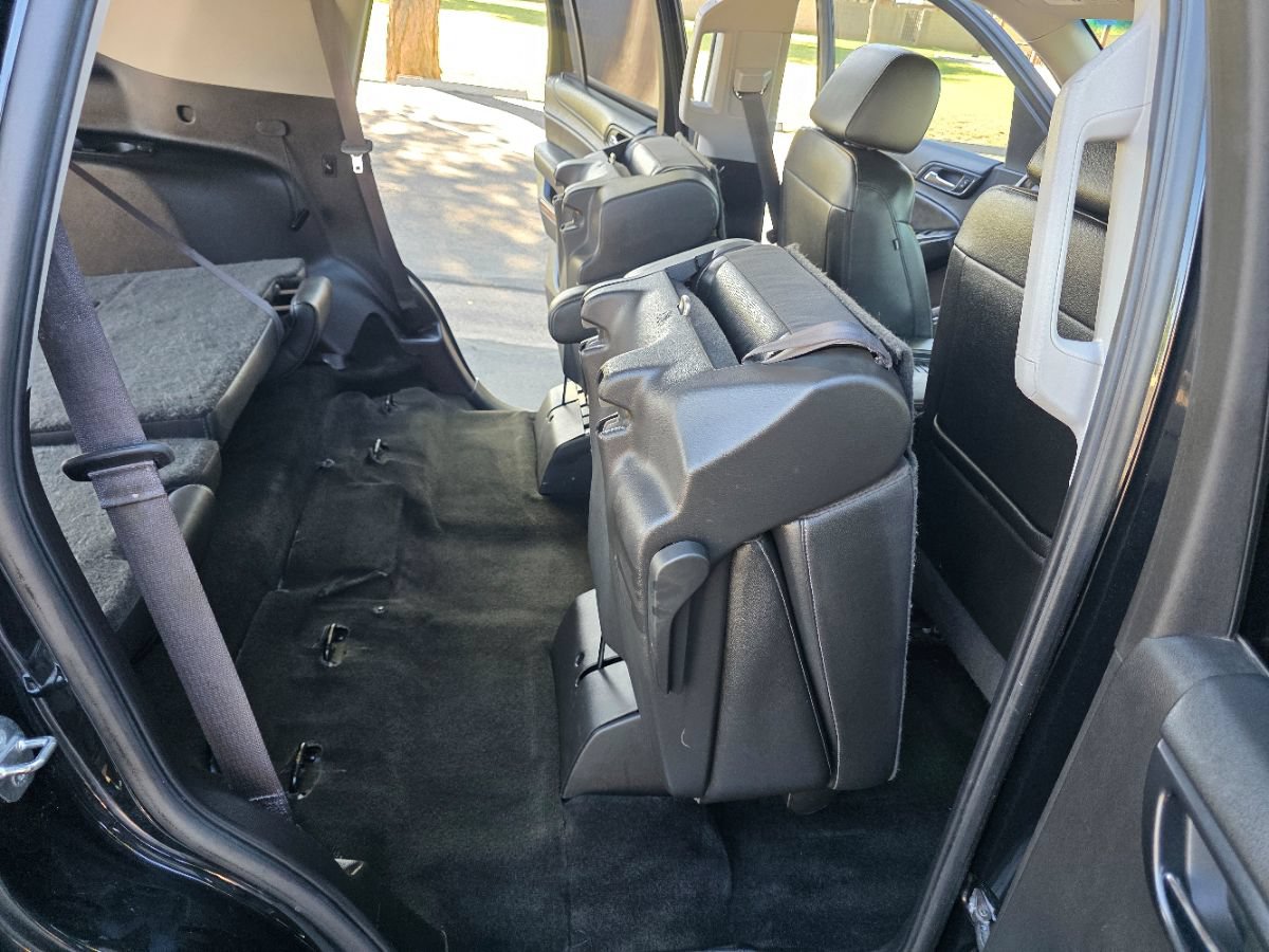 Used 2017 Chevrolet Tahoe Premier AWD/4WD image 32