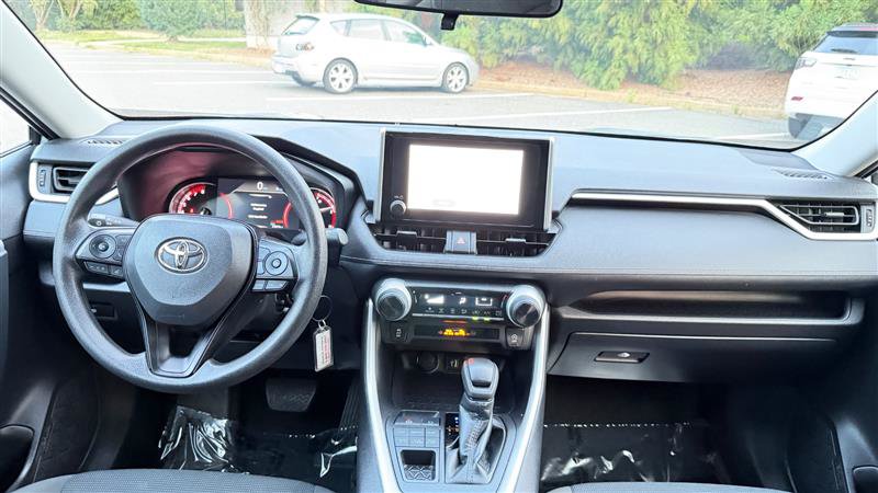 Used 2025 Toyota RAV4 LE AWD/4WD image 28