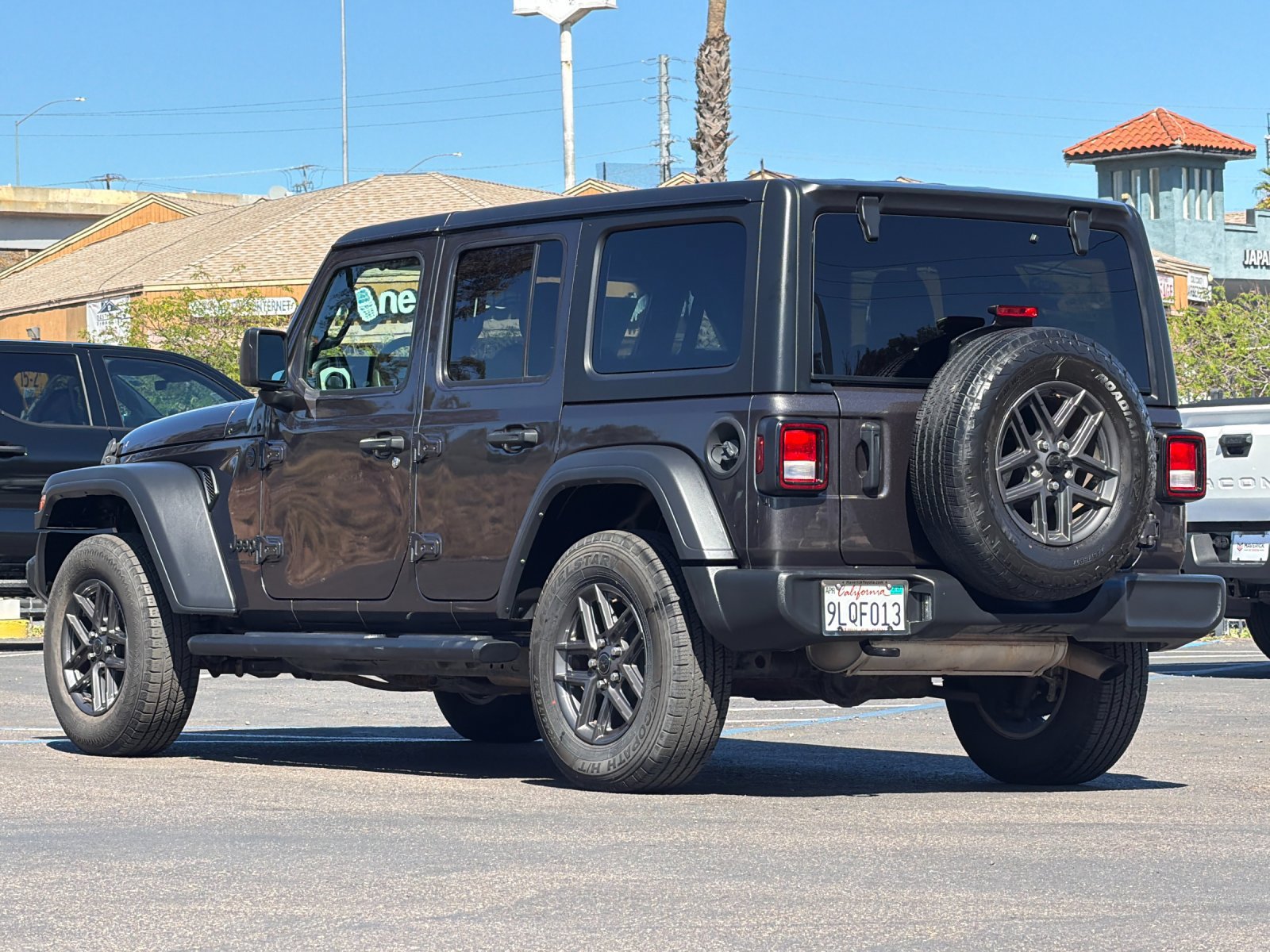 Used 2024 Jeep Wrangler Unlimited Sport AWD/4WD image 3