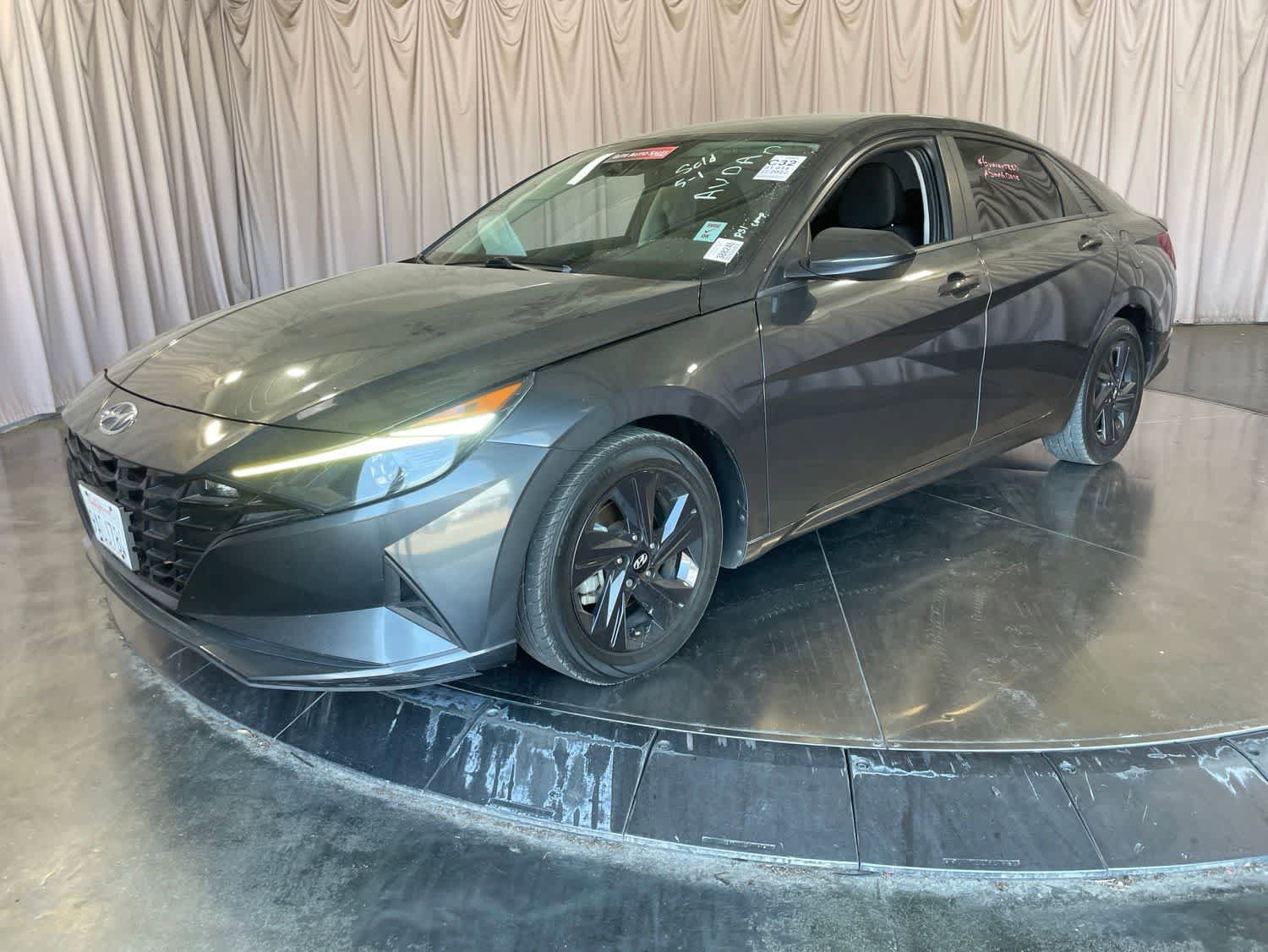 Used 2022 Hyundai Elantra SEL FWD image 2