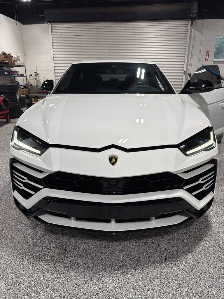 Used 2020 Lamborghini Urus AWD/4WD image 2
