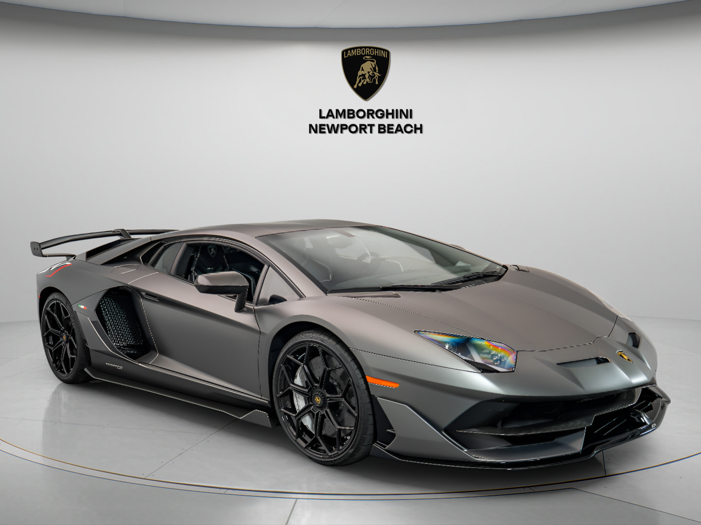 Used 2020 Lamborghini Aventador SVJ AWD/4WD image 1