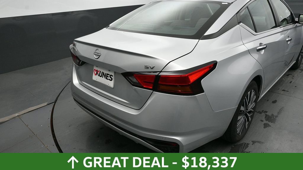 Used 2023 Nissan Altima 2.5 SV FWD image 17