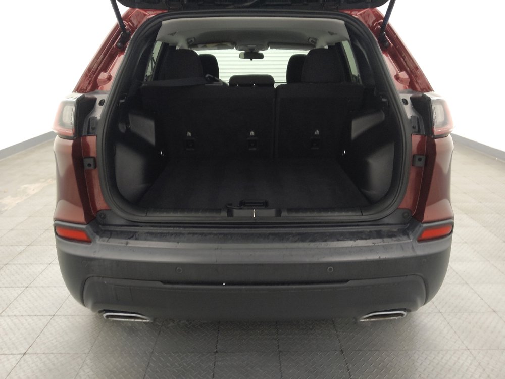 Used 2020 Jeep Cherokee Latitude FWD image 29