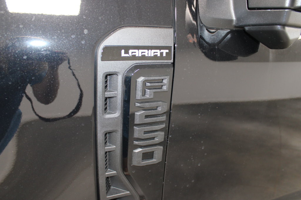 New 2026 Ford F250 Lariat w/ Black Appearance Package AWD/4WD image 13
