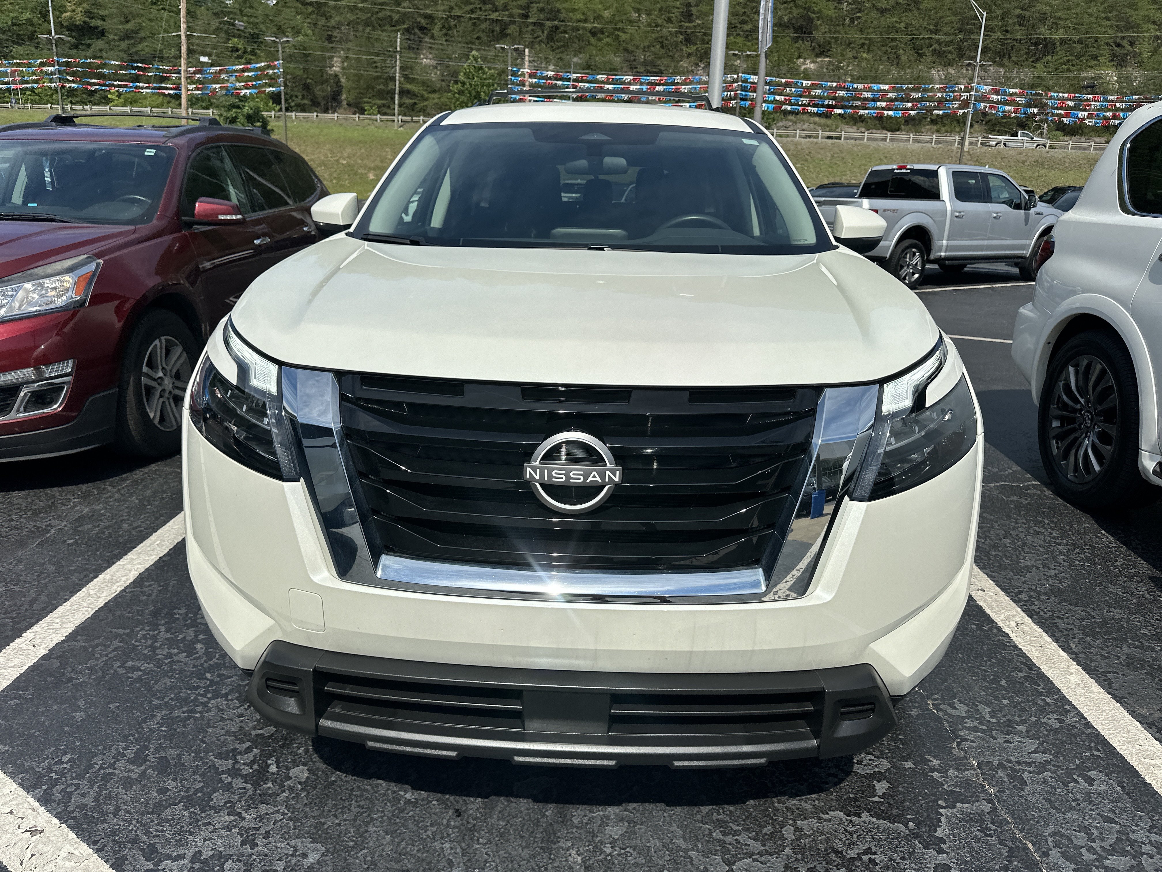 Used 2024 Nissan Pathfinder SV AWD/4WD image 6