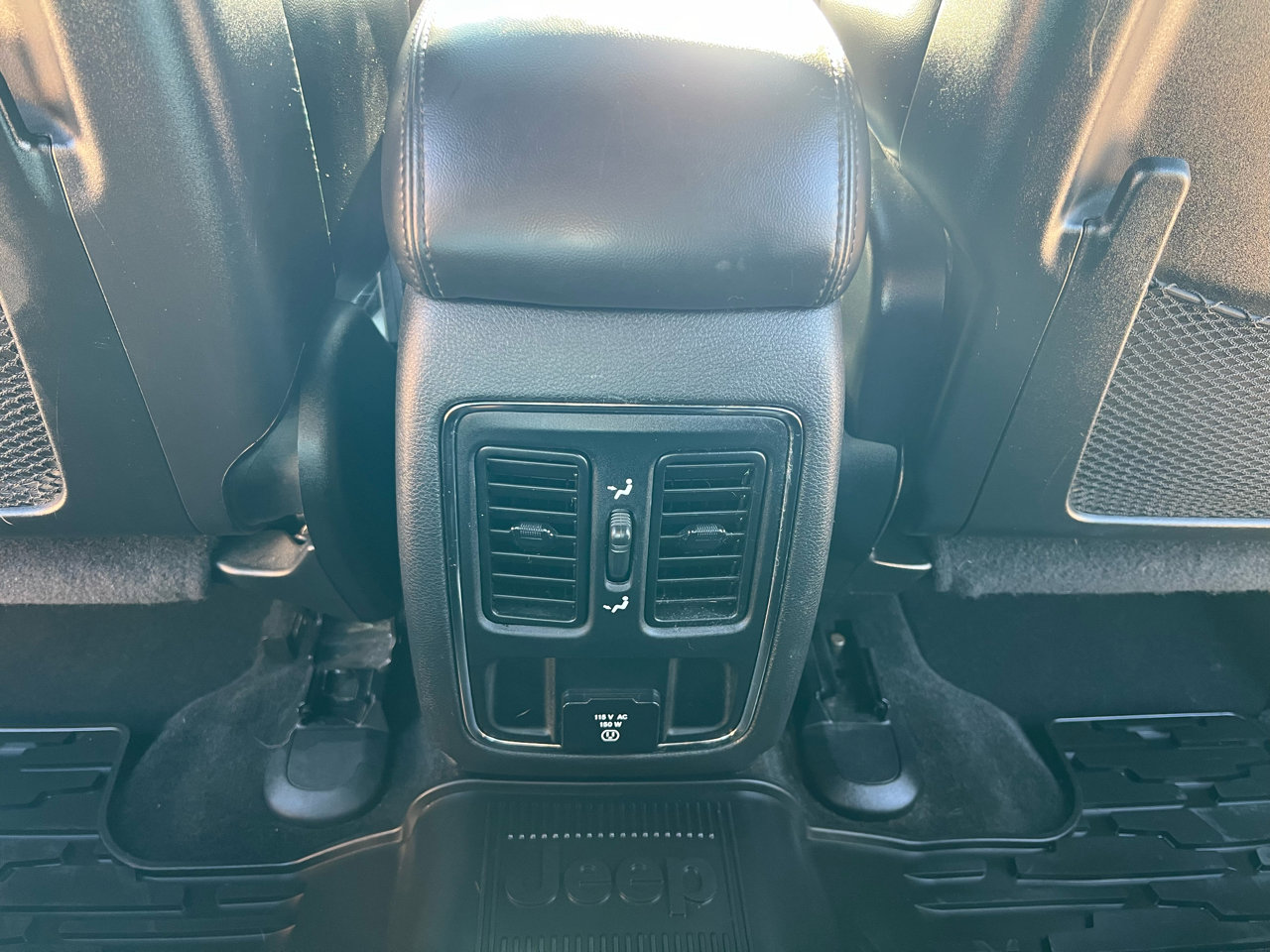 Used 2015 Jeep Grand Cherokee Altitude image 16