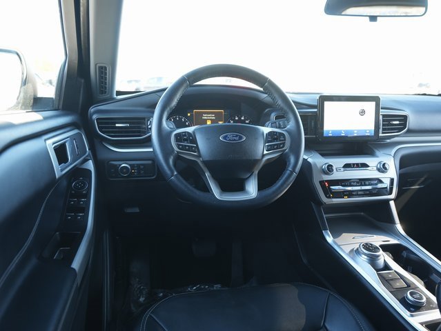 Used 2022 Ford Explorer XLT w/ Equipment Group 202A image 15