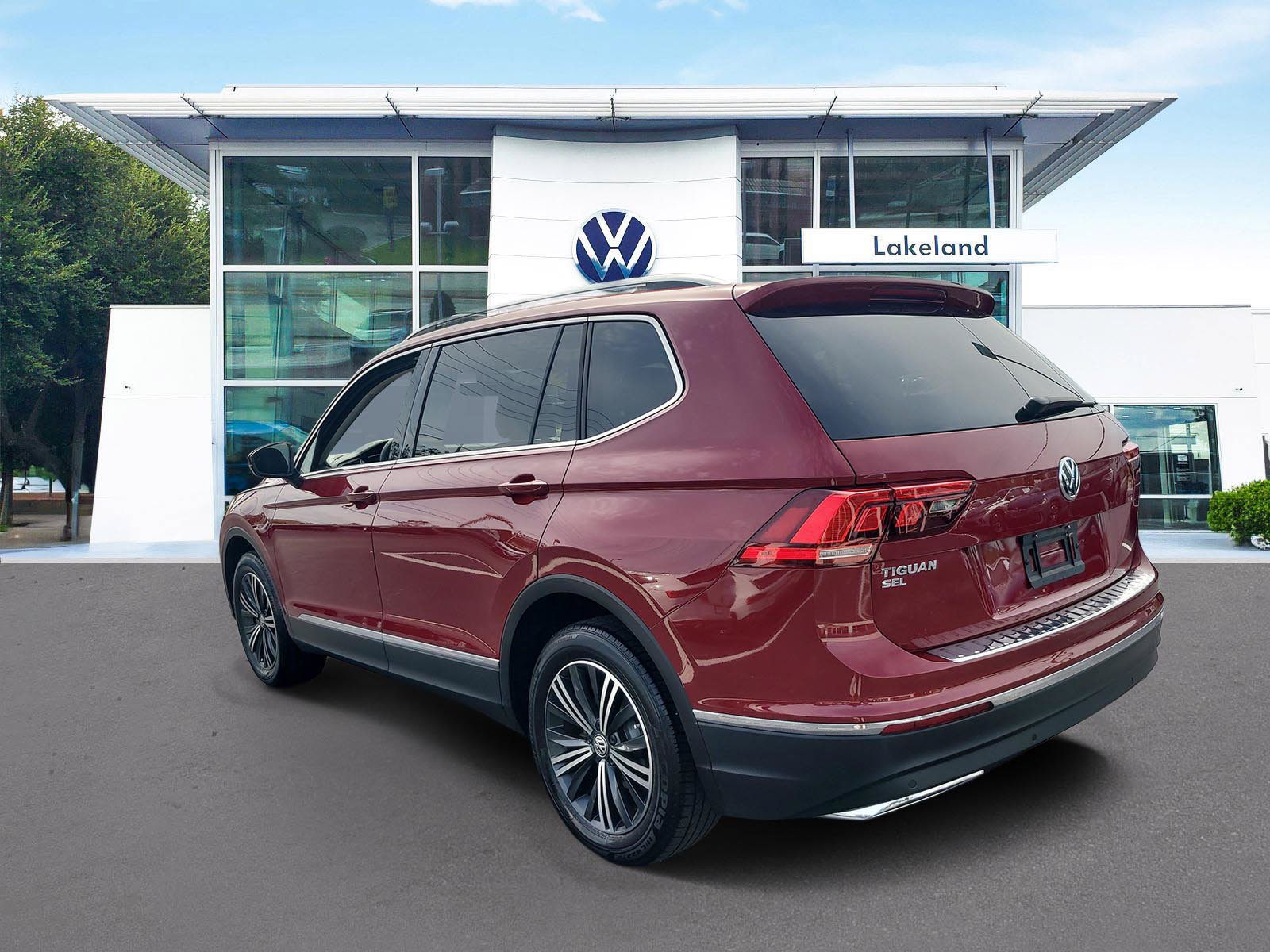 Used 2019 Volkswagen Tiguan SEL FWD image 4