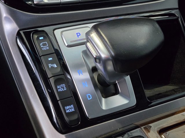 Used 2018 Genesis G90 3.3T Premium image 13