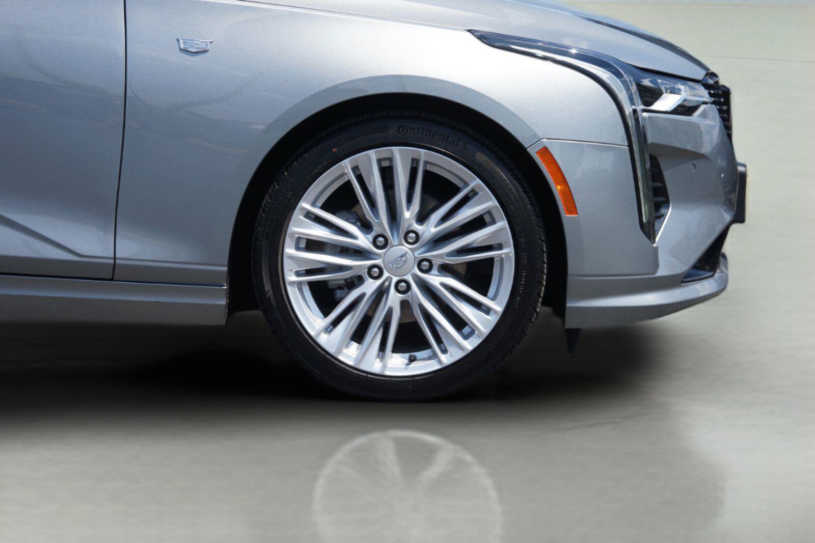 Used 2025 Cadillac CT4 Premium Luxury w/ Technology Package RWD image 4