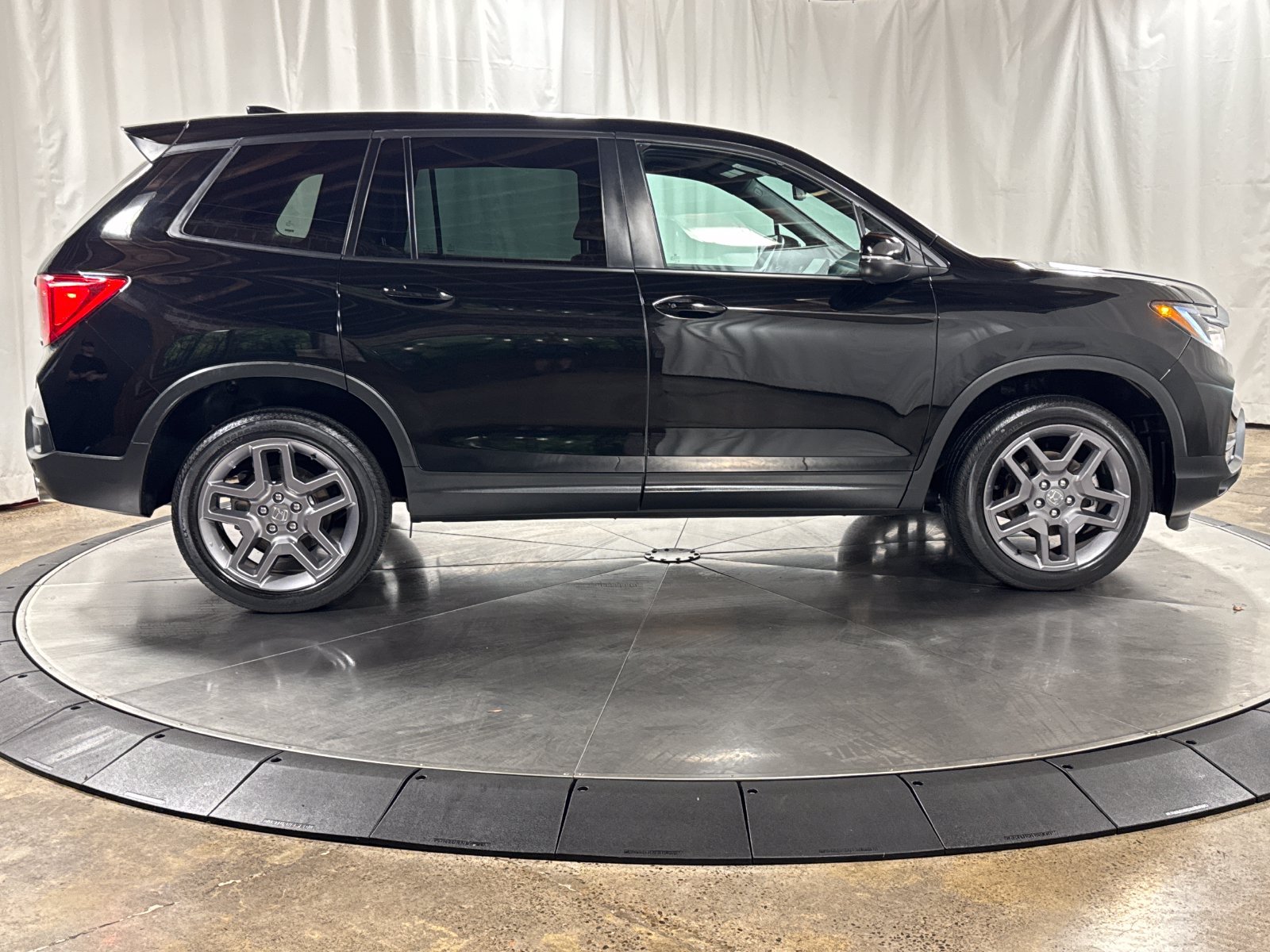 Certified 2023 Honda Passport EX-L image 6