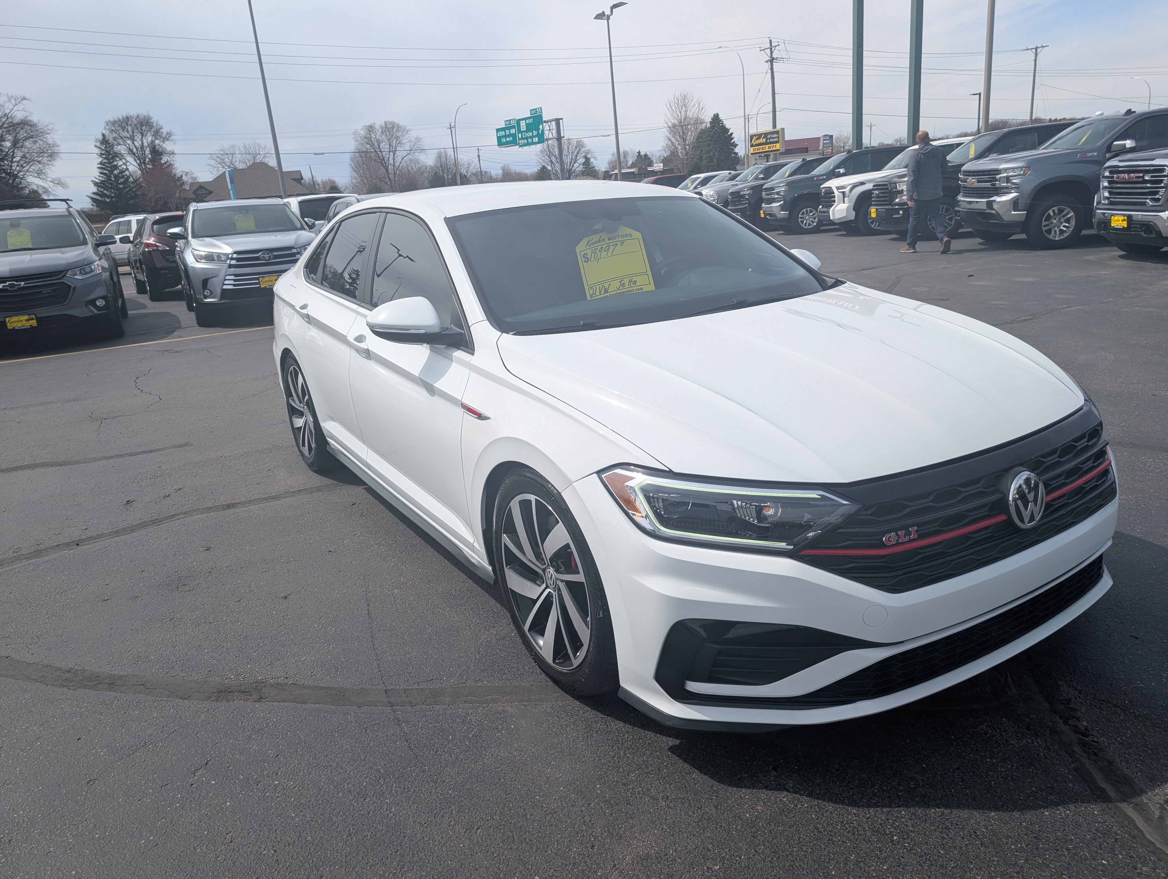 Used 2021 Volkswagen Jetta GLI FWD image 2