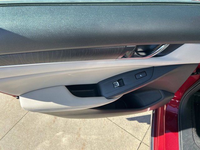 Used 2021 Honda Accord Touring image 15