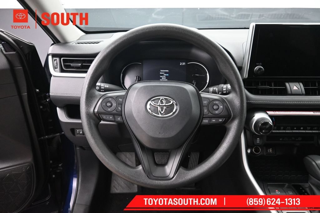 Used 2025 Toyota RAV4 XLE AWD/4WD image 20