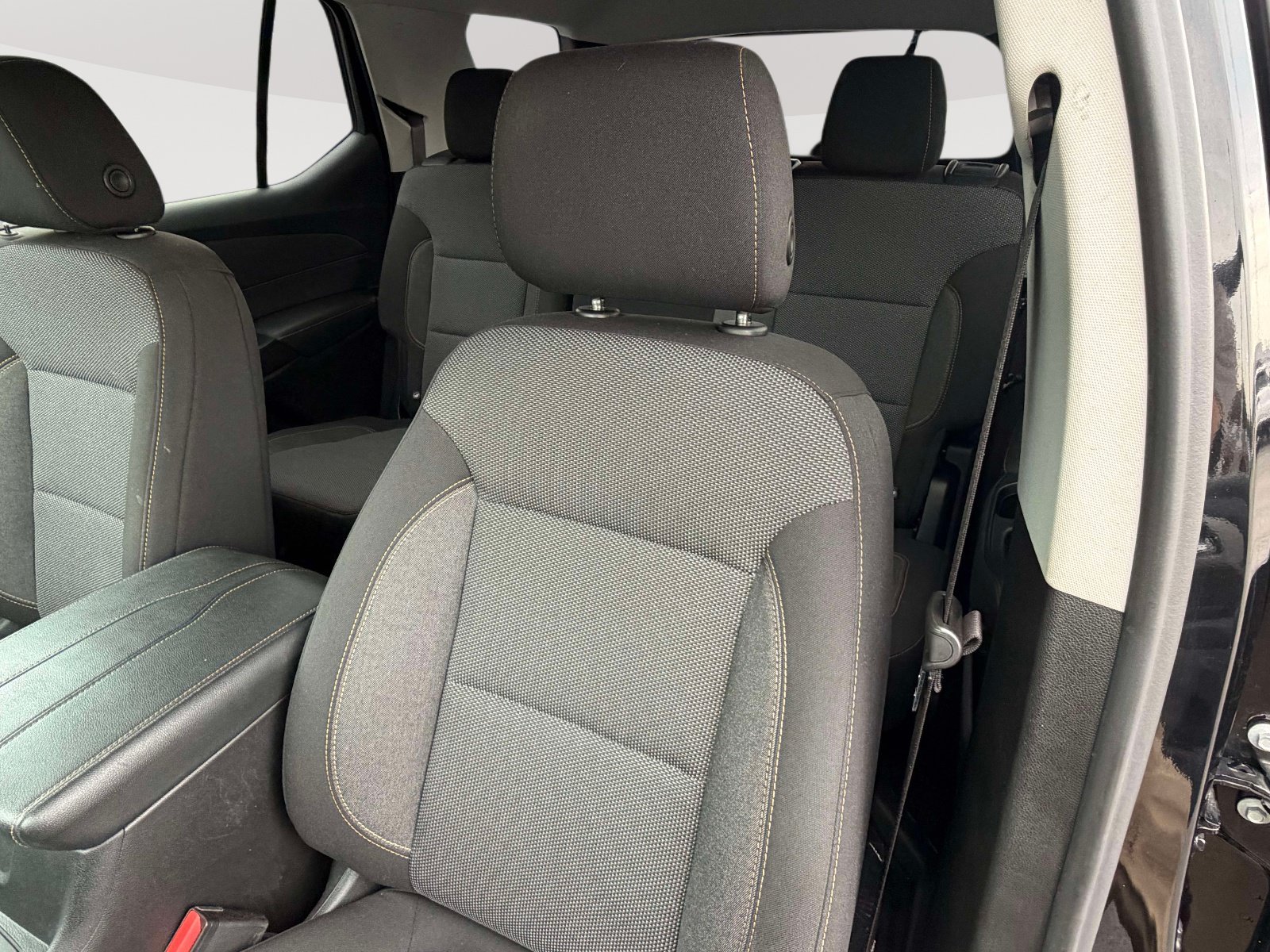 Used 2021 Chevrolet Traverse LS FWD image 22