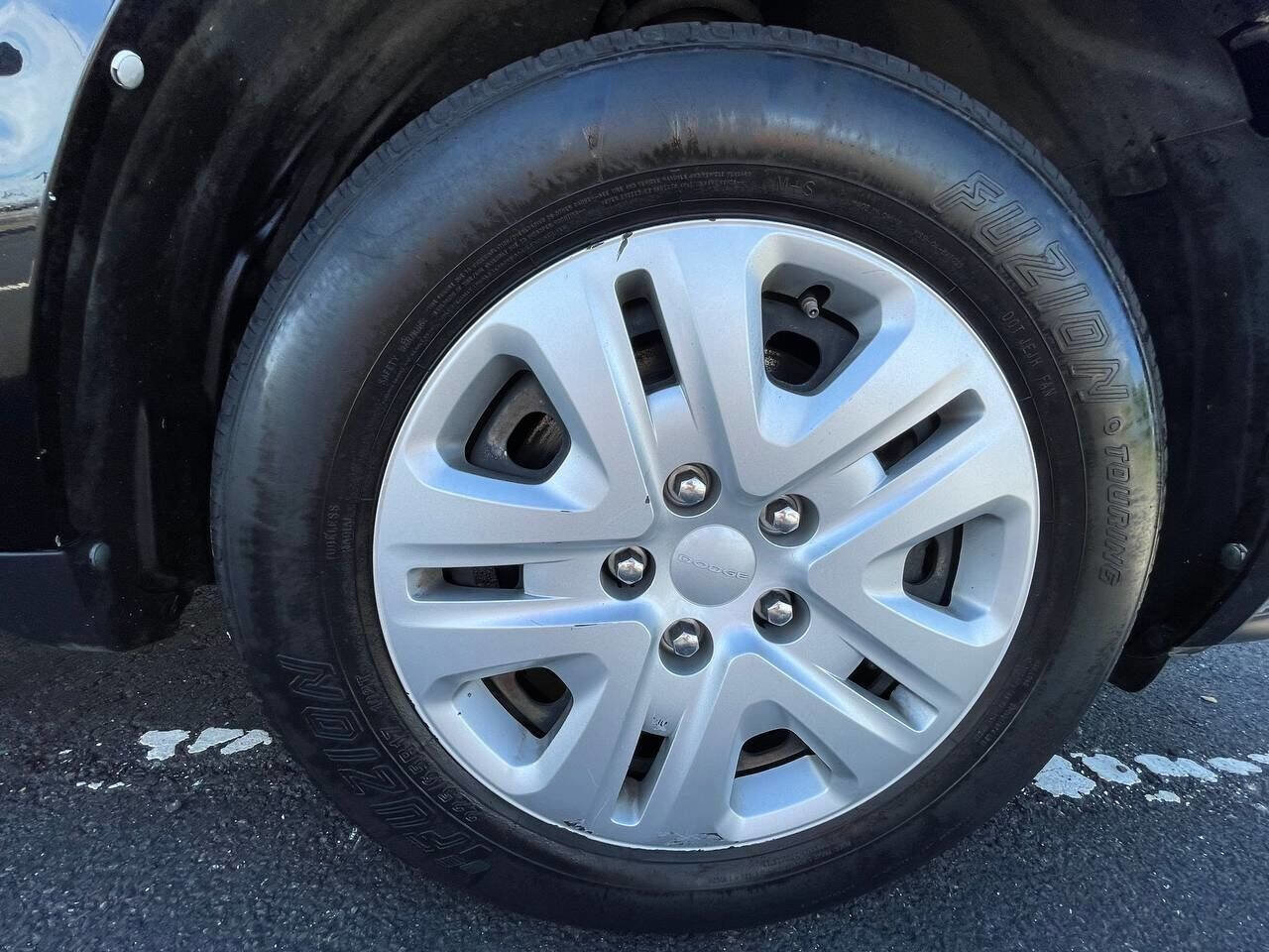 Used 2014 Dodge Journey American Value Package w/ Flexible Seating Group image 27