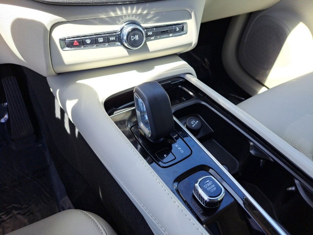 Used 2023 Volvo XC90 B5 Core w/ Protection Package Premier image 22