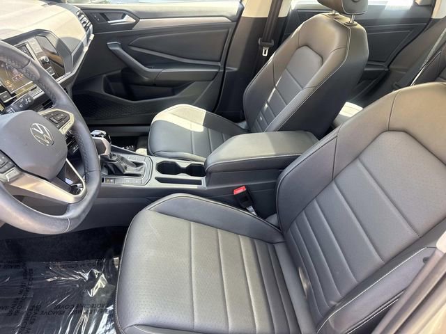 Certified 2023 Volkswagen Jetta SE FWD image 22