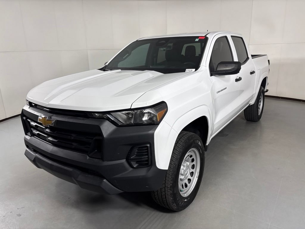 Used 2024 Chevrolet Colorado W/T w/ WT Convenience Package II RWD image 4