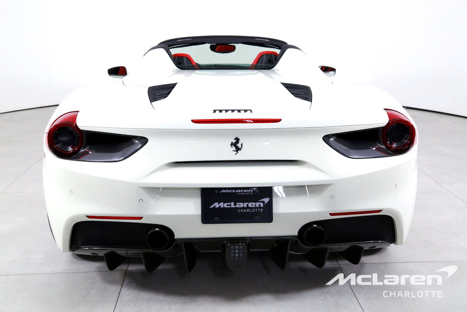 Used 2018 Ferrari 488 Spider RWD image 8
