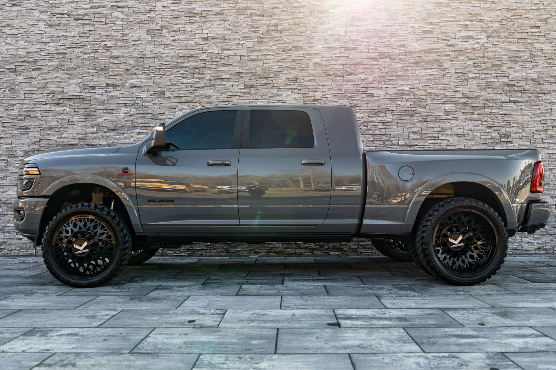 Used 2026 RAM 3500 Limited image 8