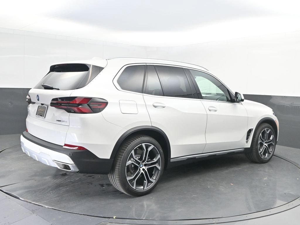 New 2026 BMW X5 xDrive50e AWD/4WD image 7