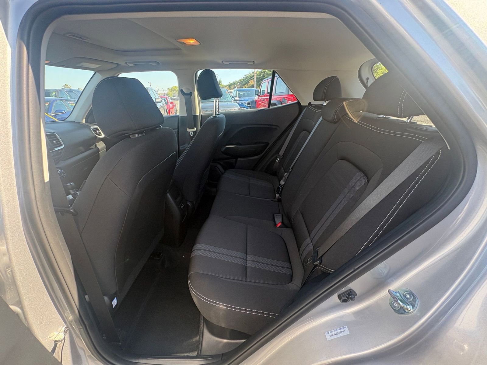 Used 2025 Hyundai Venue SEL FWD image 24