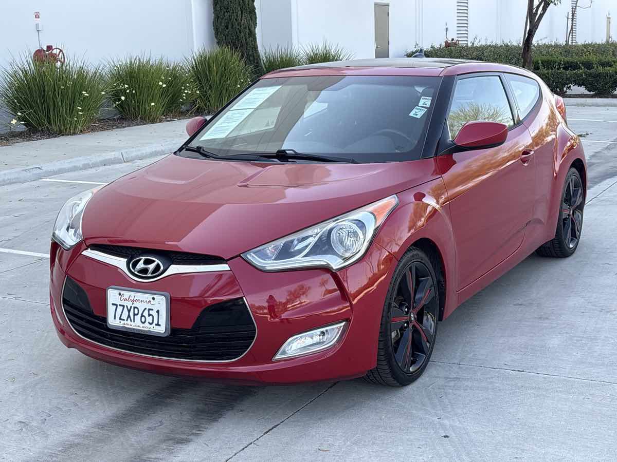 Used 2017 Hyundai Veloster Value Edition FWD image 7